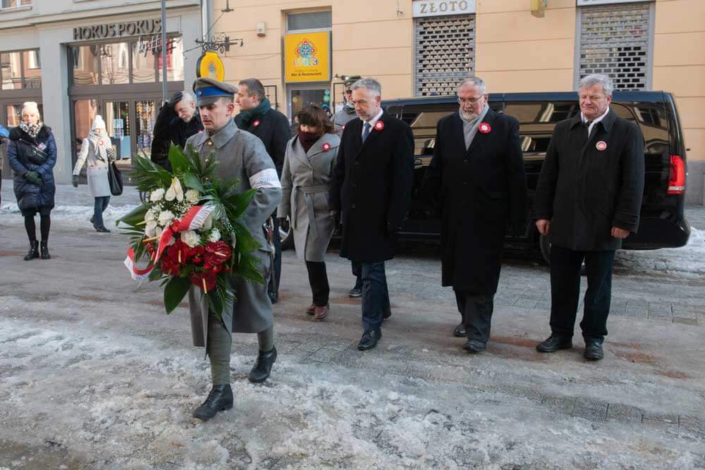 Po raz pierwszy, w poczuciu radości i satysfakcji z ustanowienia 27 grudnia Świętem Państwowym, obchodzimy Narodowy Dzień Zwycięskiego Powstania Wielkopolskiego.