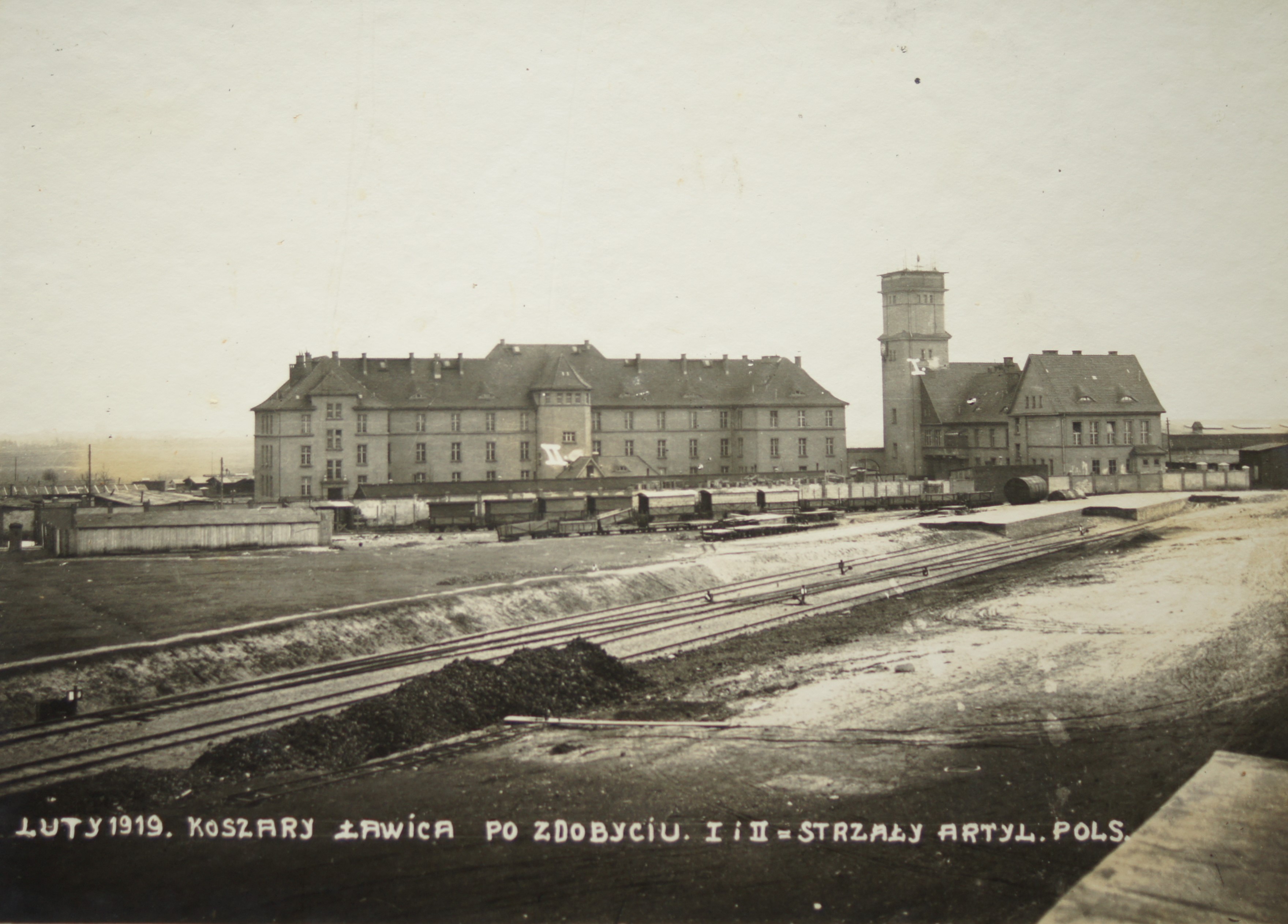 Lotnisko Ławica, prawdopodobnie w latach 20. XX w. Fot. ze zbiorów Muzeum Lotnictwa Polskiego w Krakowie.