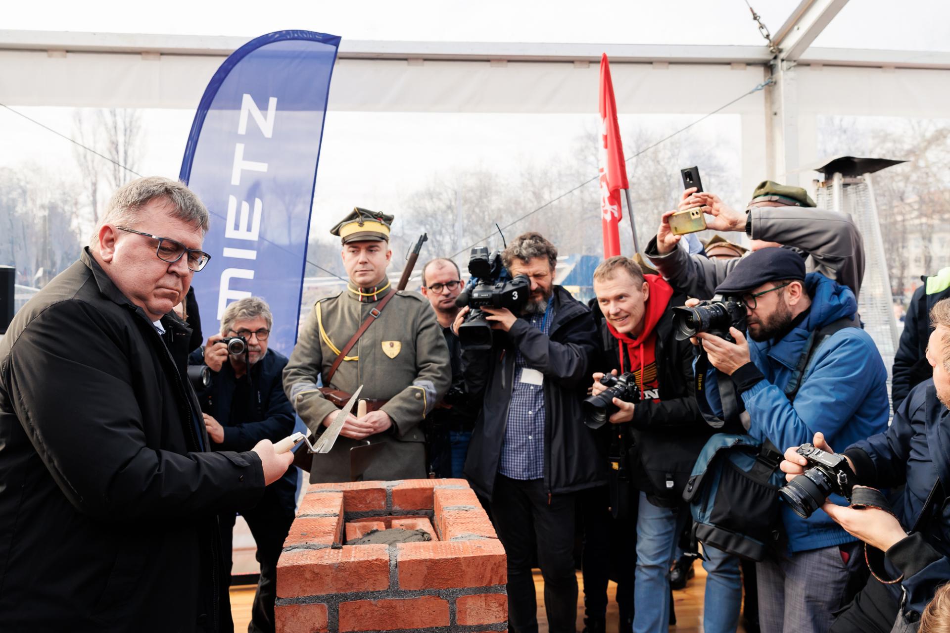 Wmurowanie kamienia węgielnego pod budowę nowego Muzeum Powstania Wielkopolskiego 1918-1919